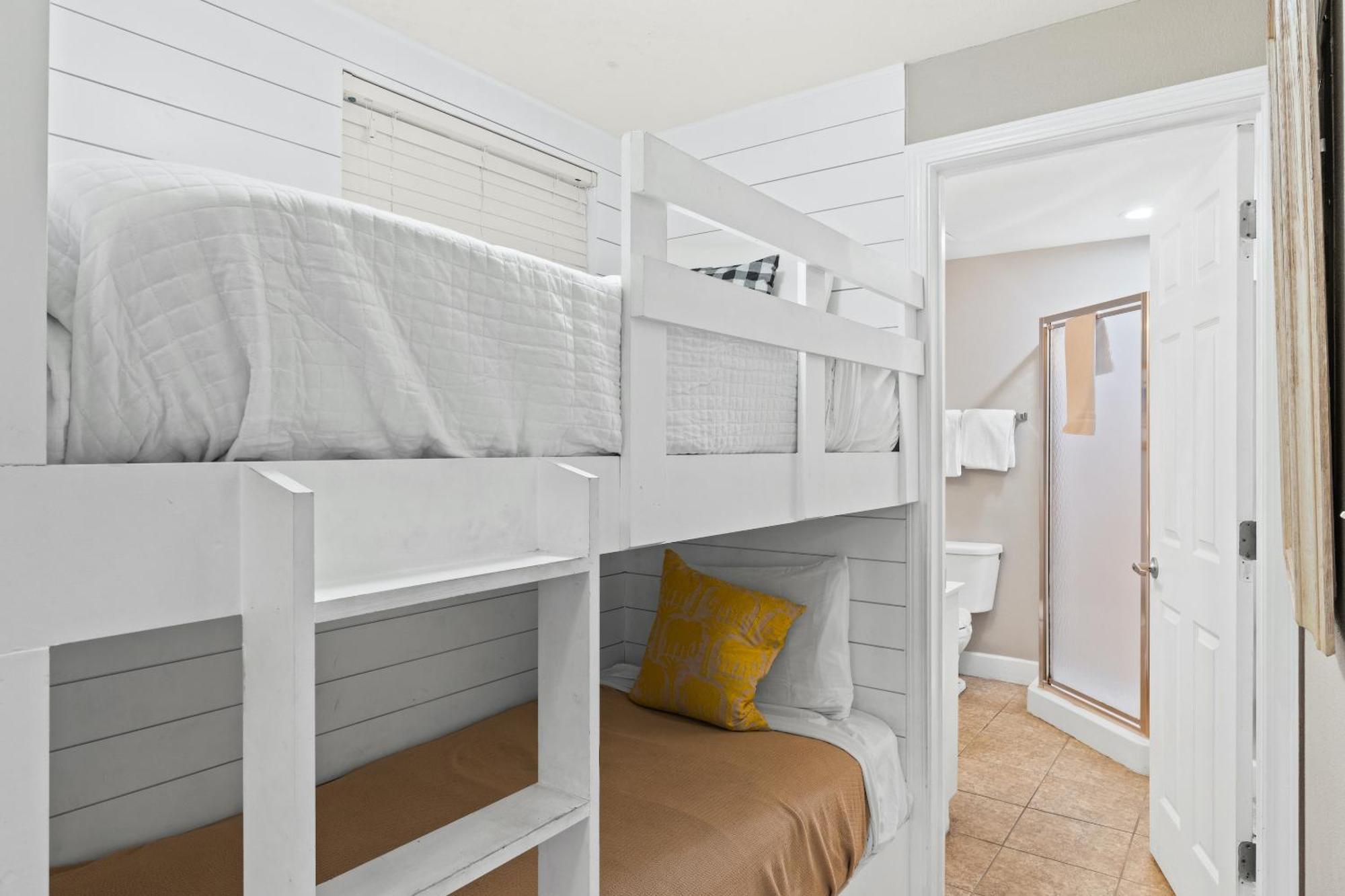 Tidewater Beach Resort By Panhandle Getaways Panama City Beach Room photo